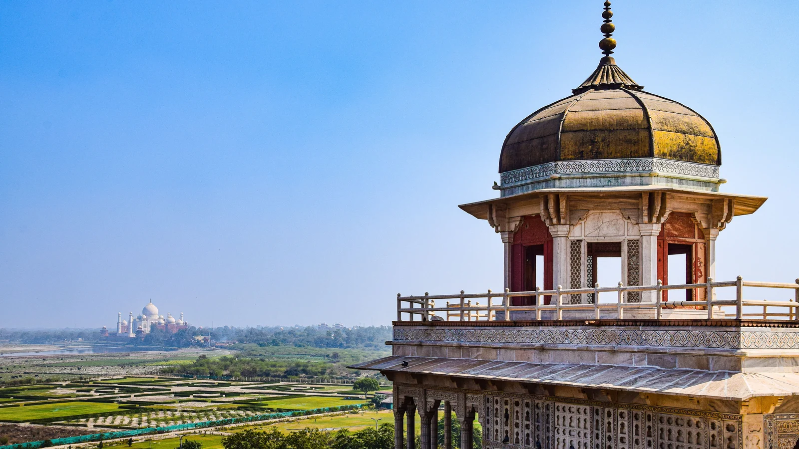 Neighbourhood park in Azizpur, Agra