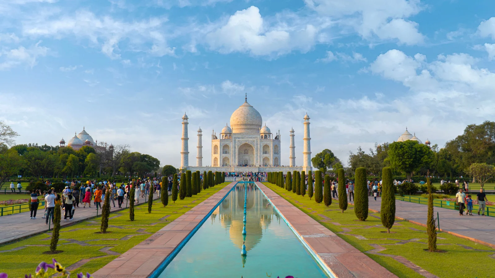 Neighbourhood park in Chhipitola, Agra
