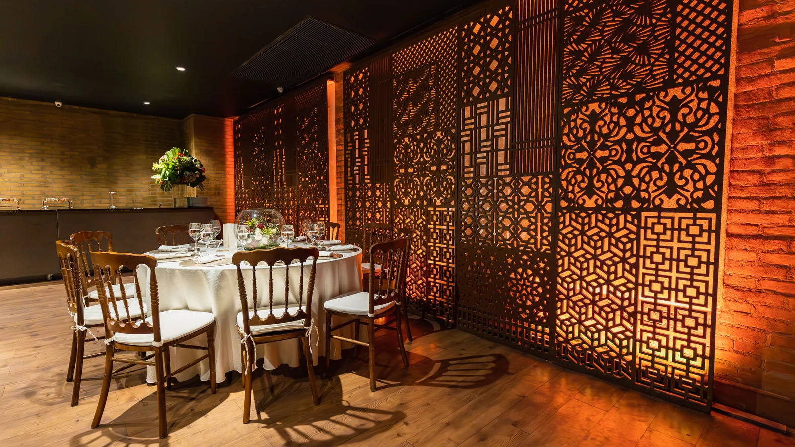 Street food and dining in Kalwari, Agra