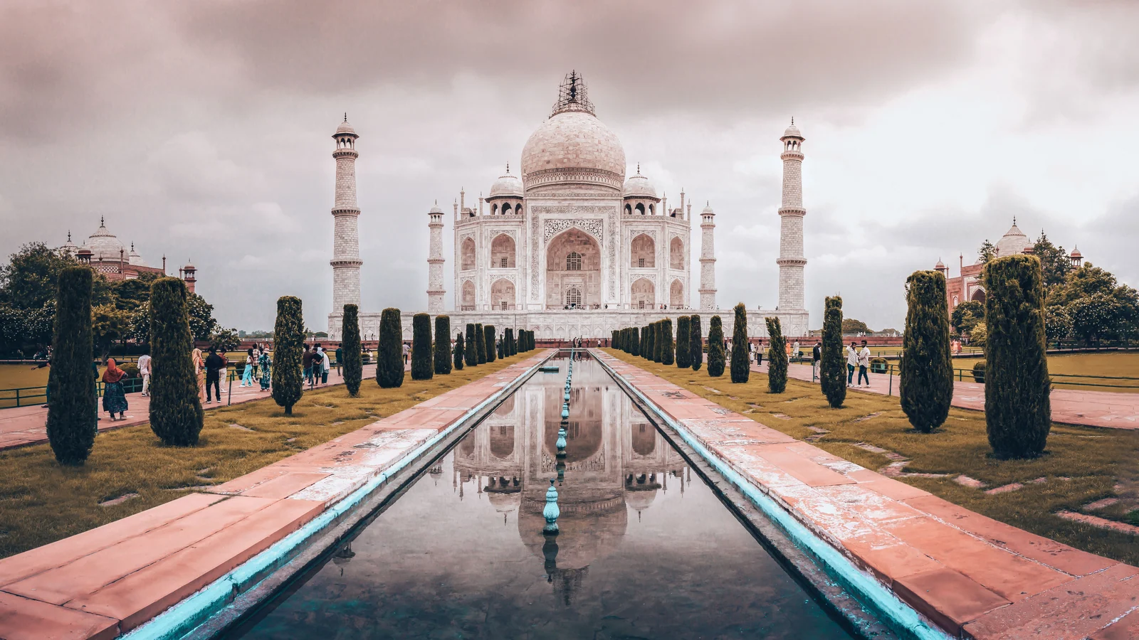 Neighbourhood park in Khandari, Agra