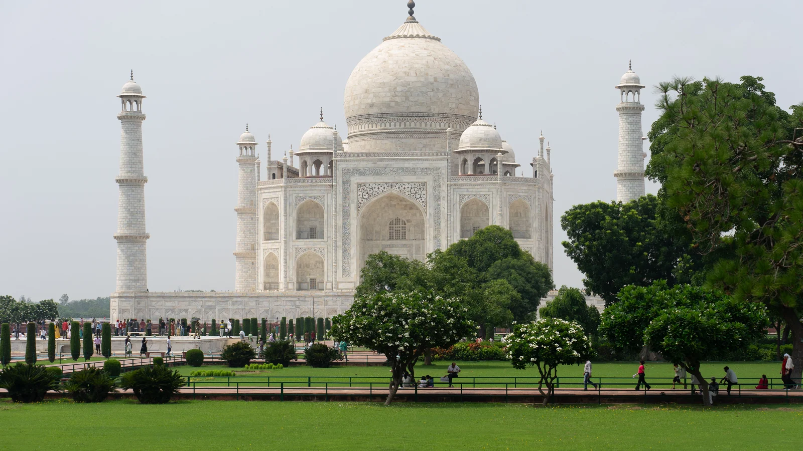 Neighbourhood park in Nagla Prithvinath, Agra