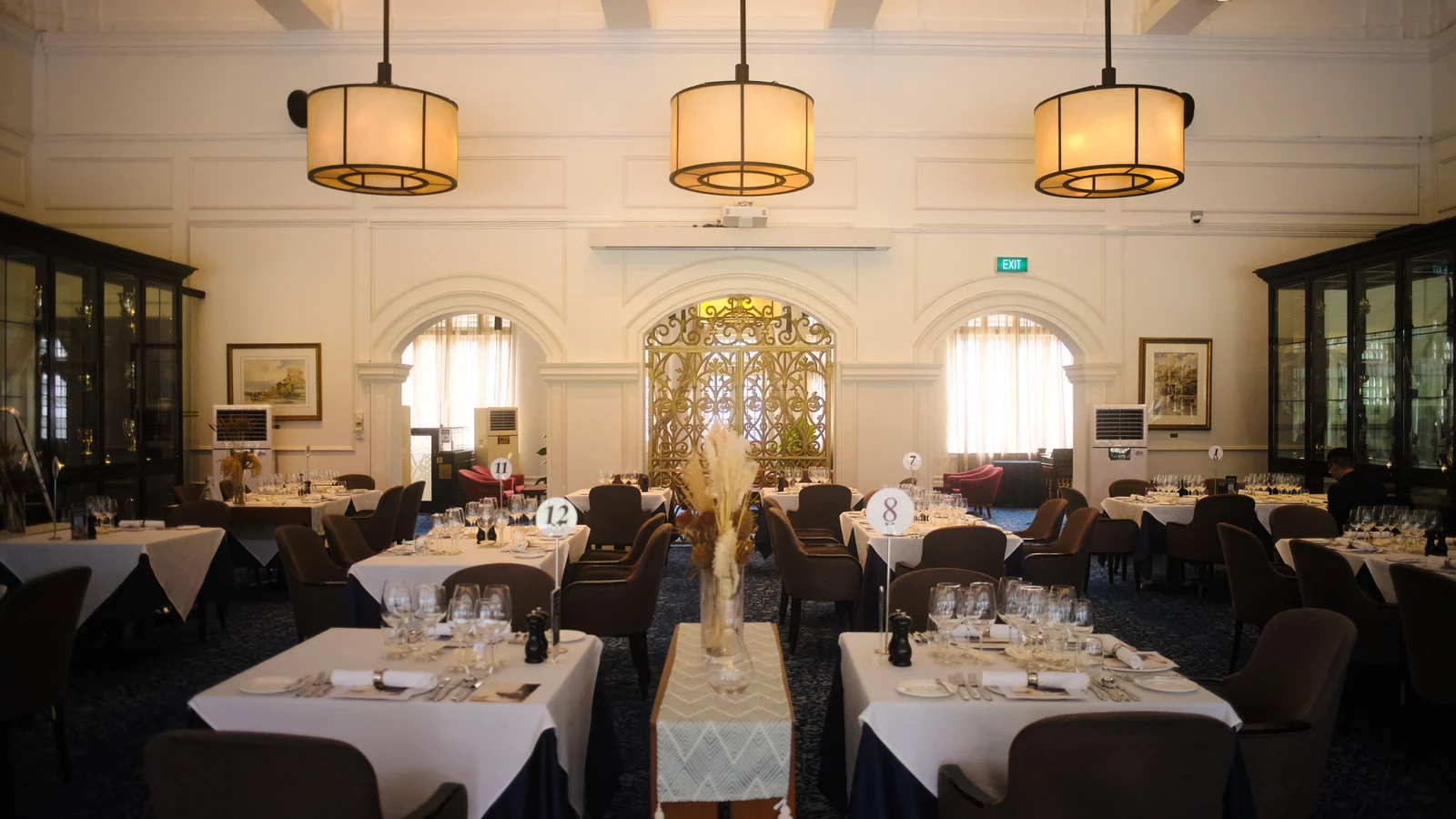 Street food and dining in Narottam Kunj, Agra
