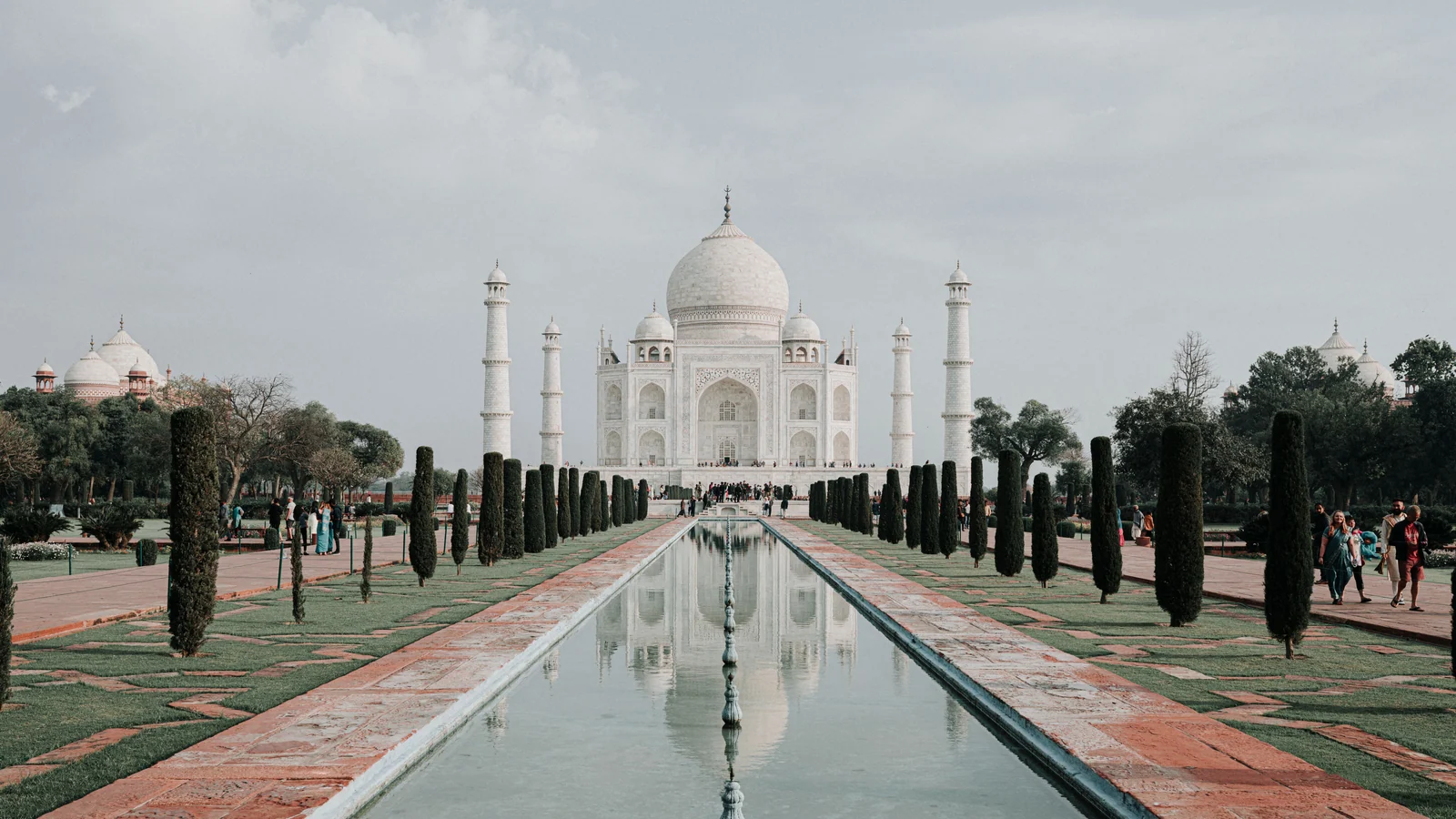 Neighbourhood park in Ram Bagh, Agra