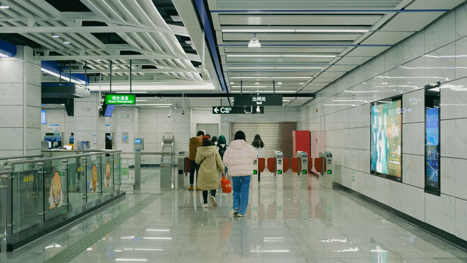 Local train and transport links serving Sarai Khwaja, Agra