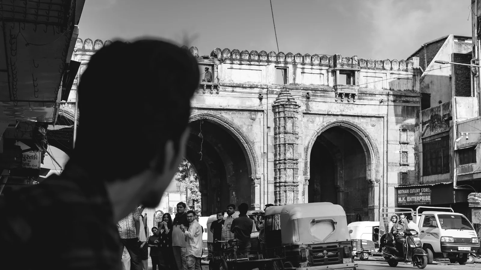 Local train and transport links serving Bapu Nagar, Ahmedabad