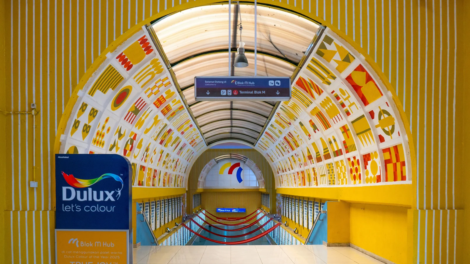 Local train and transport links serving Shahpur, Ahmedabad