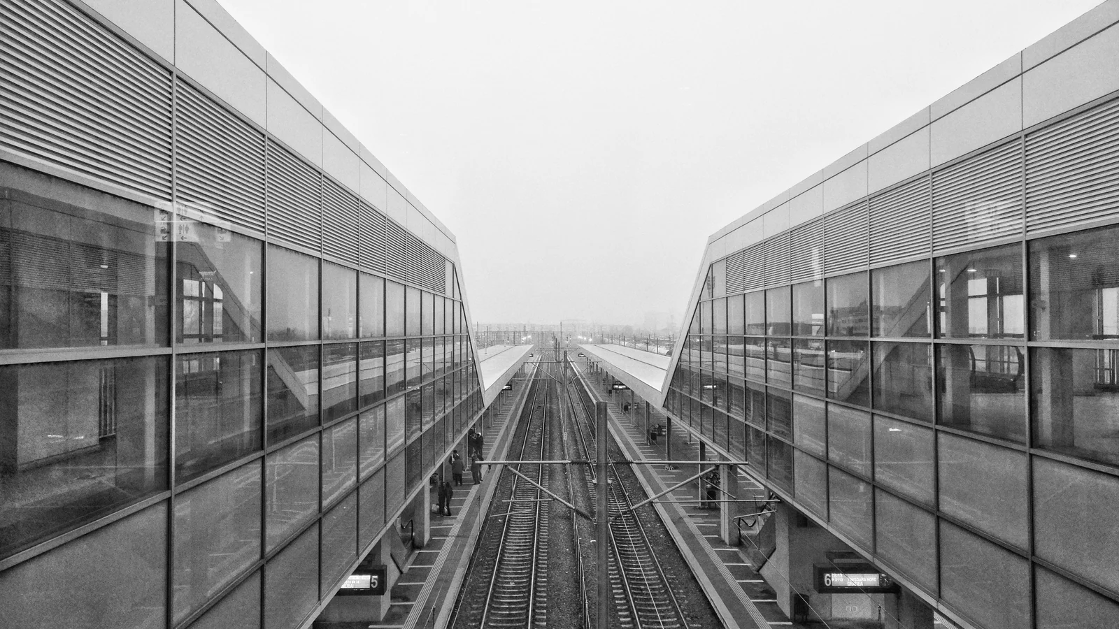 Local train and transport links serving Vadsar, Ahmedabad