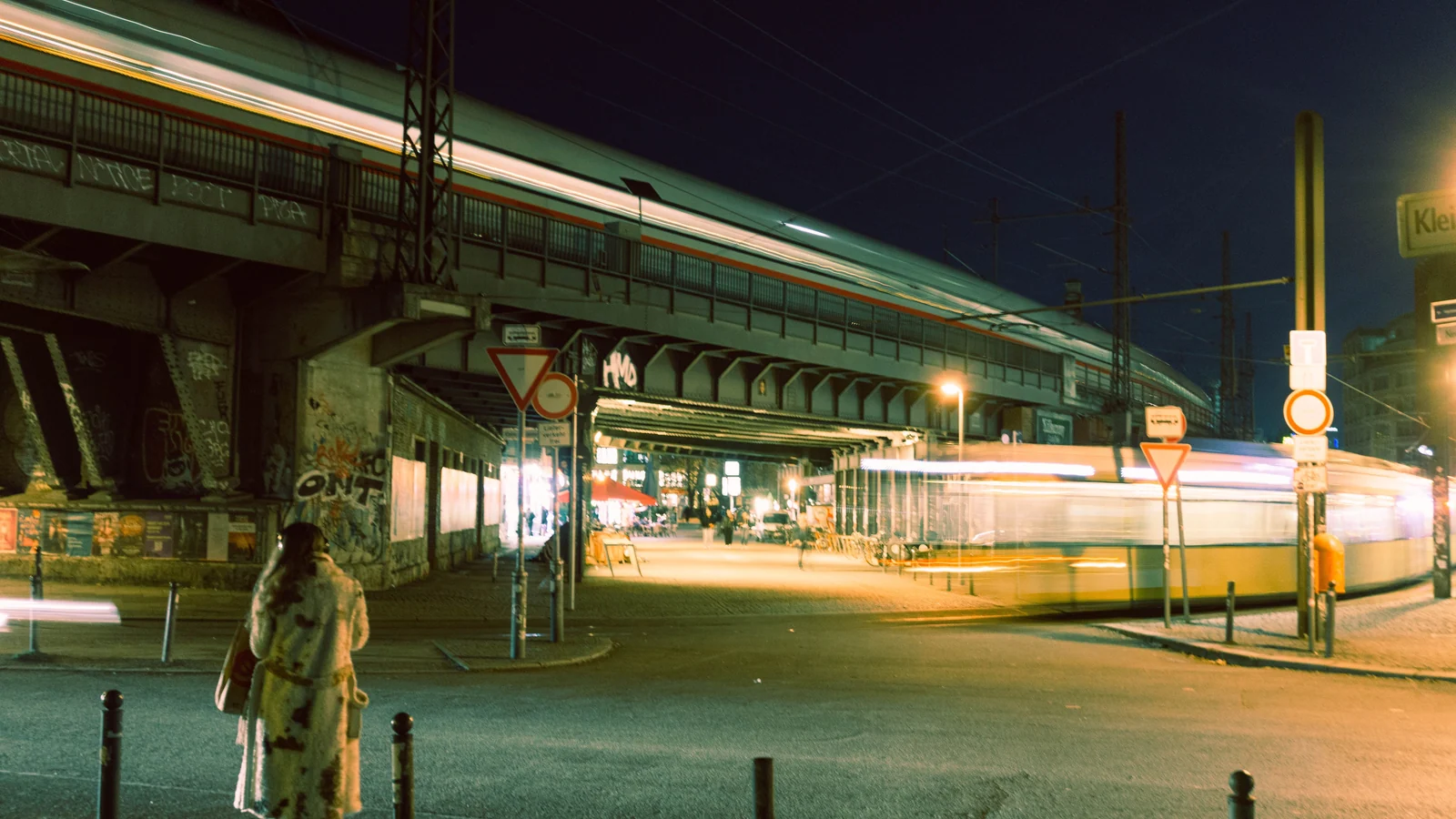 Local train and transport links serving Lavelle Road, Bengaluru
