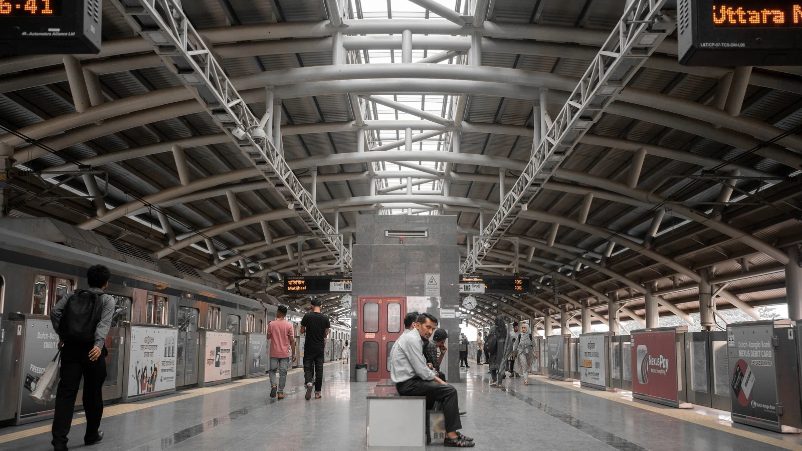 Local train and transport links serving Old Erumaivettipalayam, Chennai