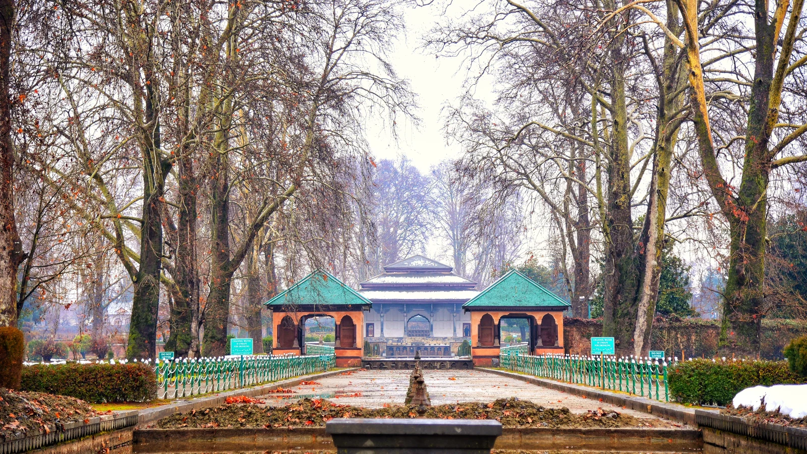 Neighbourhood park in Karol Bagh, Delhi