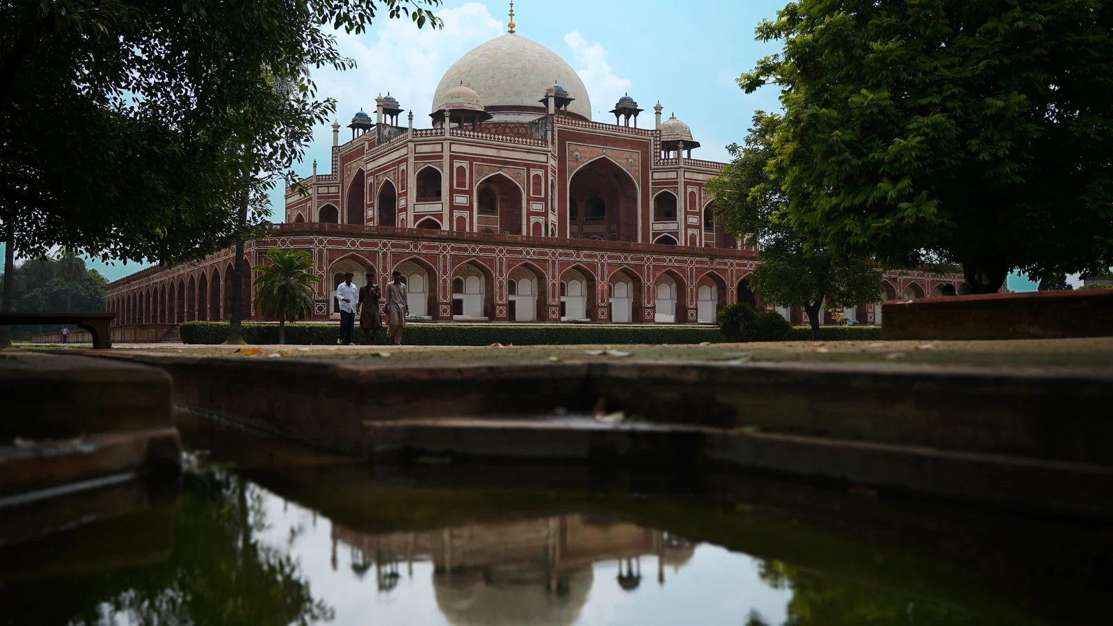 Neighbourhood park in Moti Nagar, Delhi