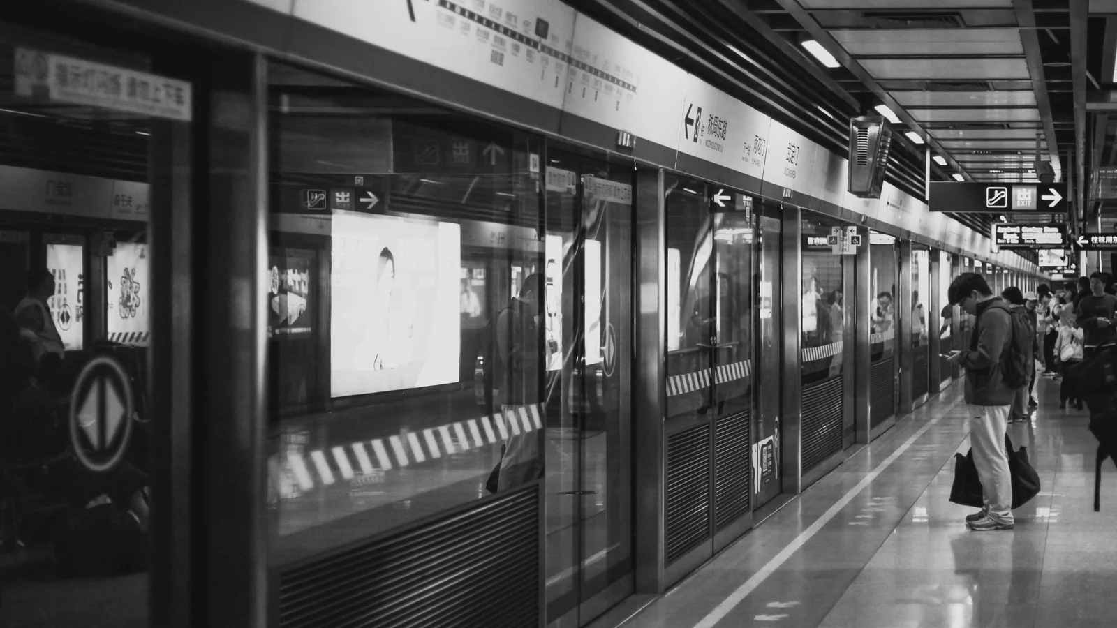 Local train and transport links serving Manesar Sector 4, Gurugram