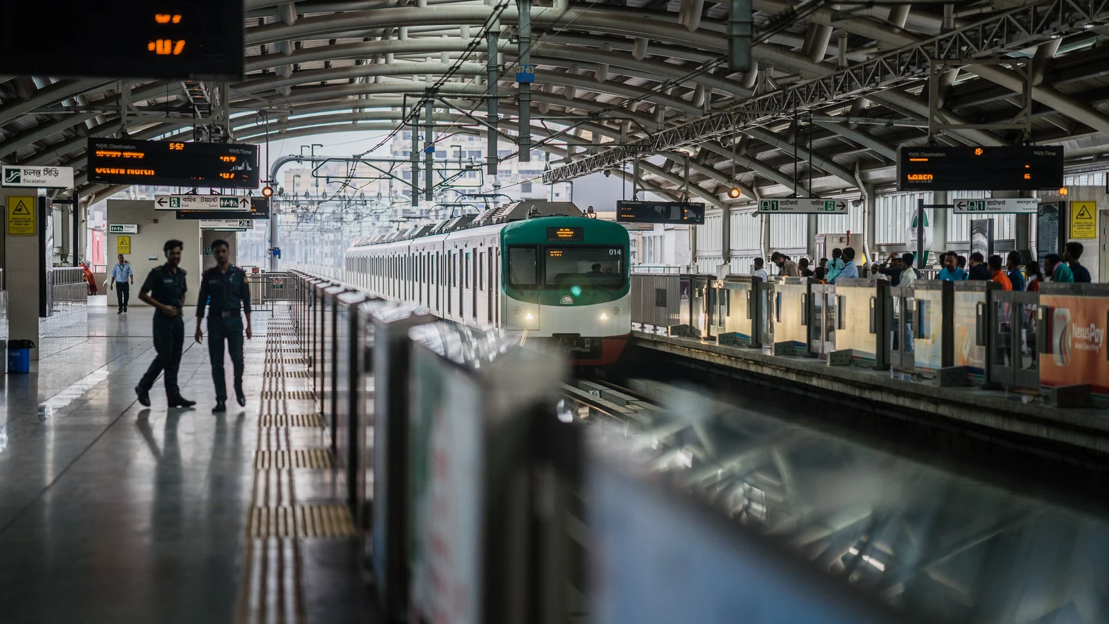 Local train and transport links serving Sector 100, Gurugram