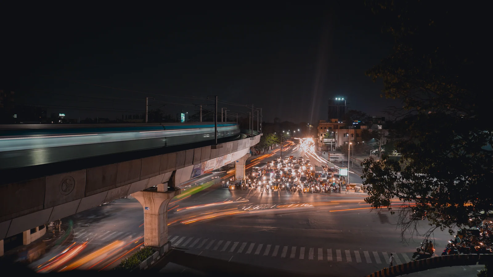 Local train and transport links serving Sector 48, Gurugram