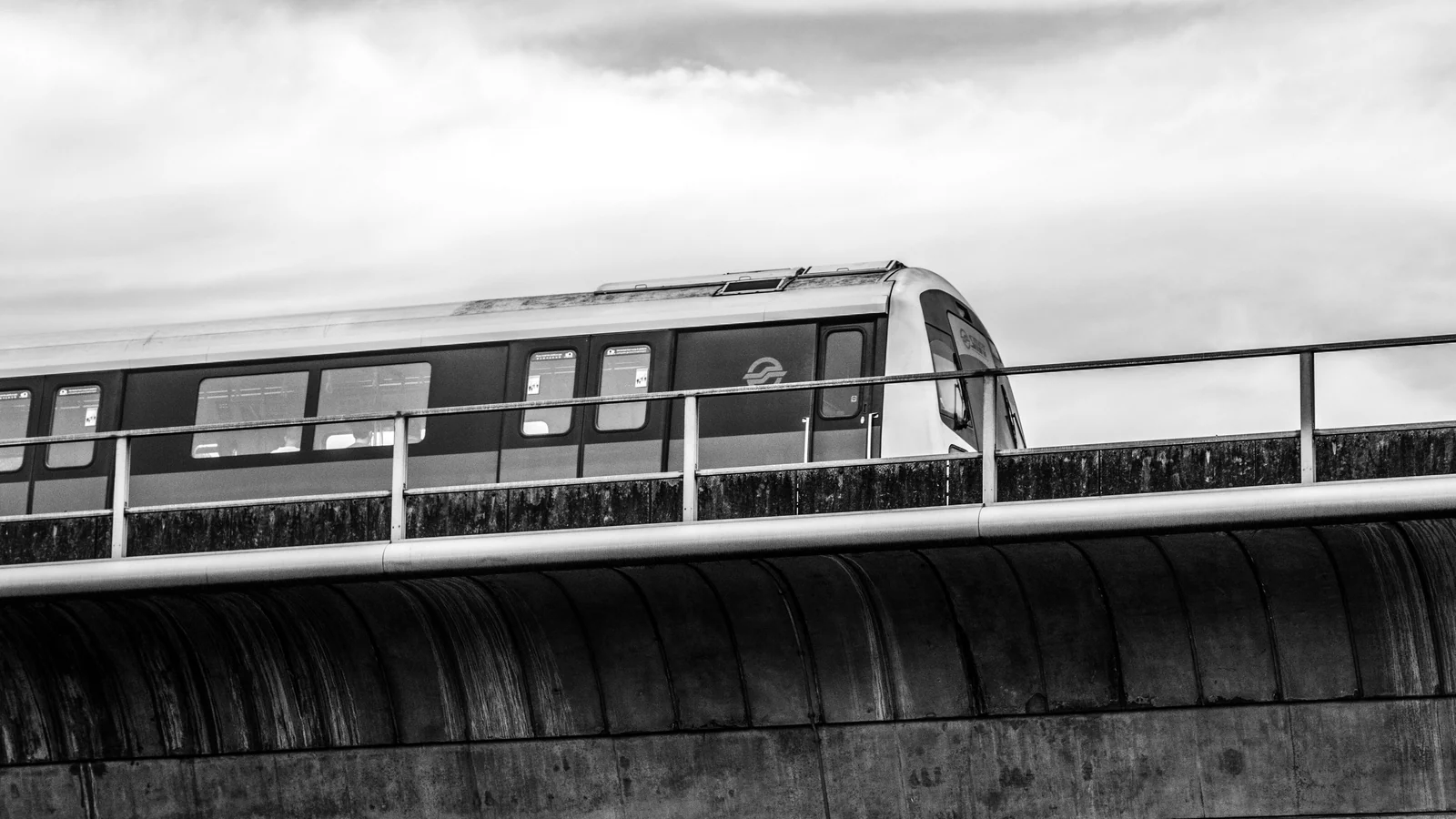Local train and transport links serving Sector 52A, Gurugram