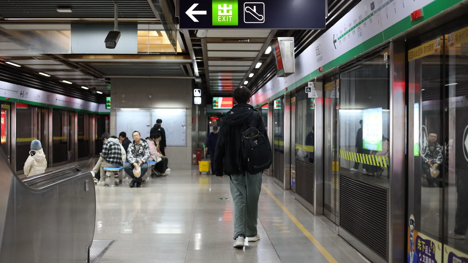 Local train and transport links serving Ambika Nagar Extension, Indore