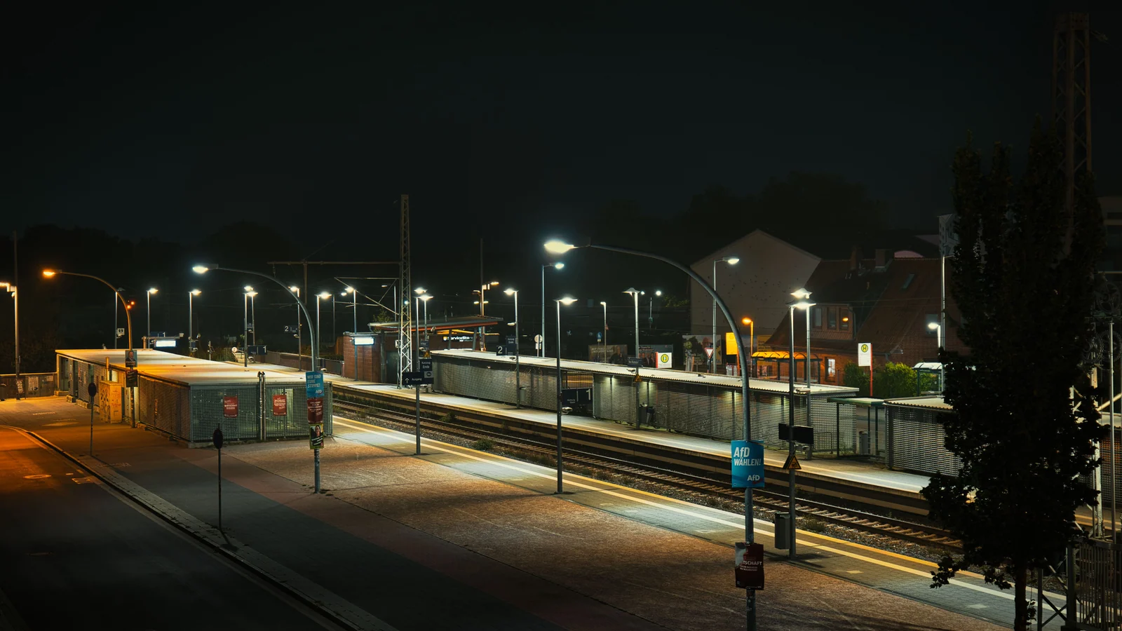 Local train and transport links serving Revenue Nagar, Indore