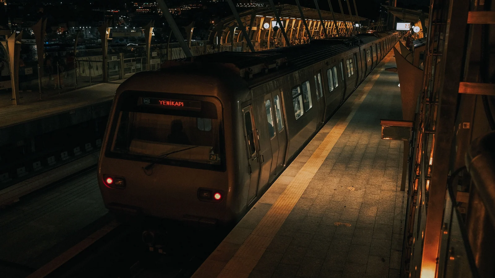 Local train and transport links serving Heerapura, Jaipur