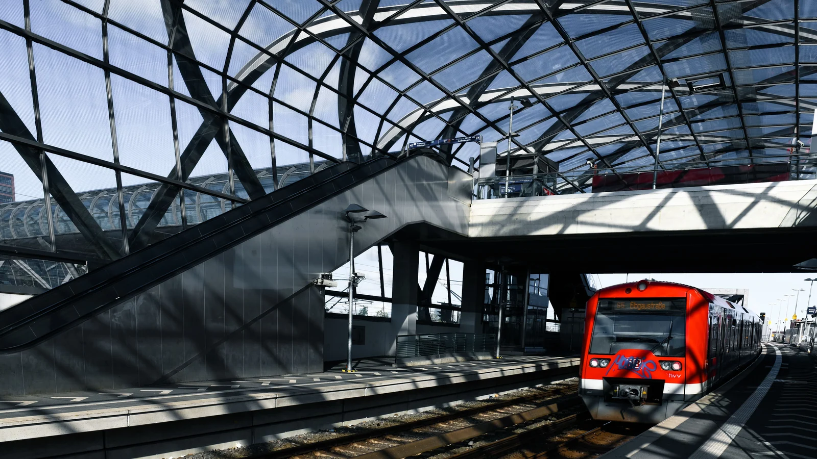 Local train and transport links serving Arjun Singh Nagar, Jalandhar