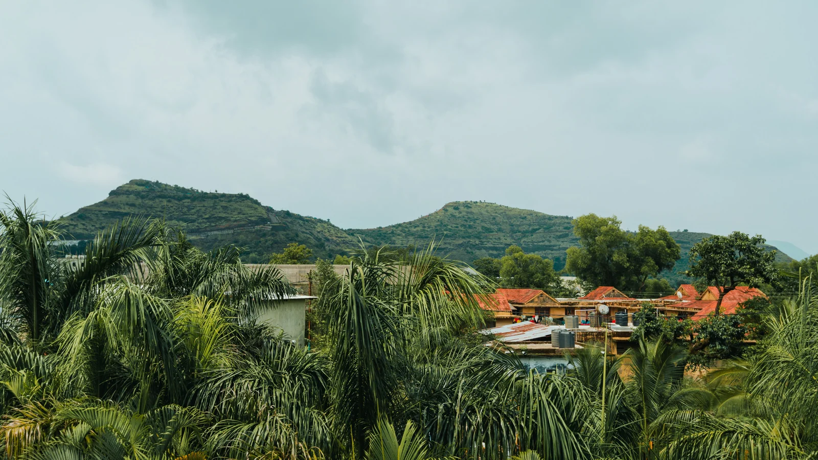 Neighbourhood park in Nigave Dumala, Kolhapur