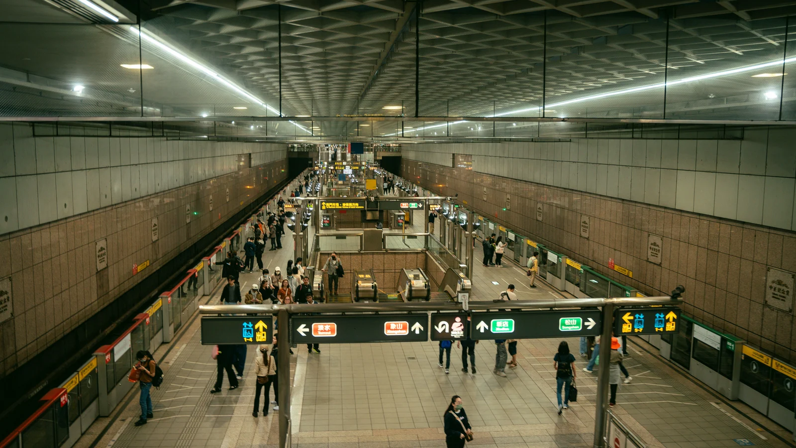 Local train and transport links serving Batanagar, Kolkata