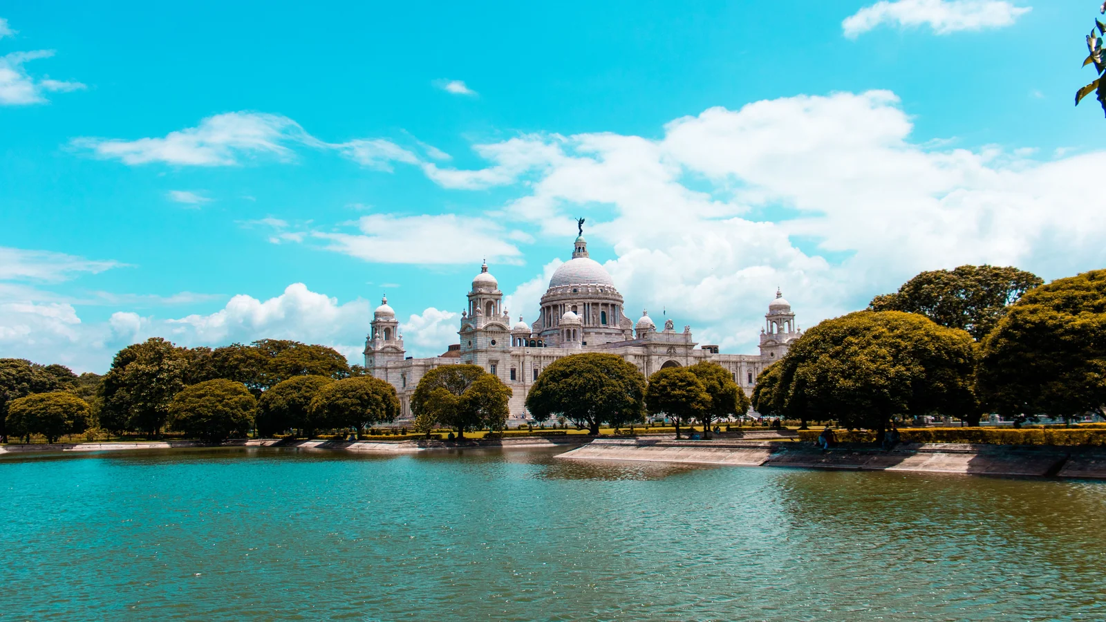 Neighbourhood park in Bira, Kolkata