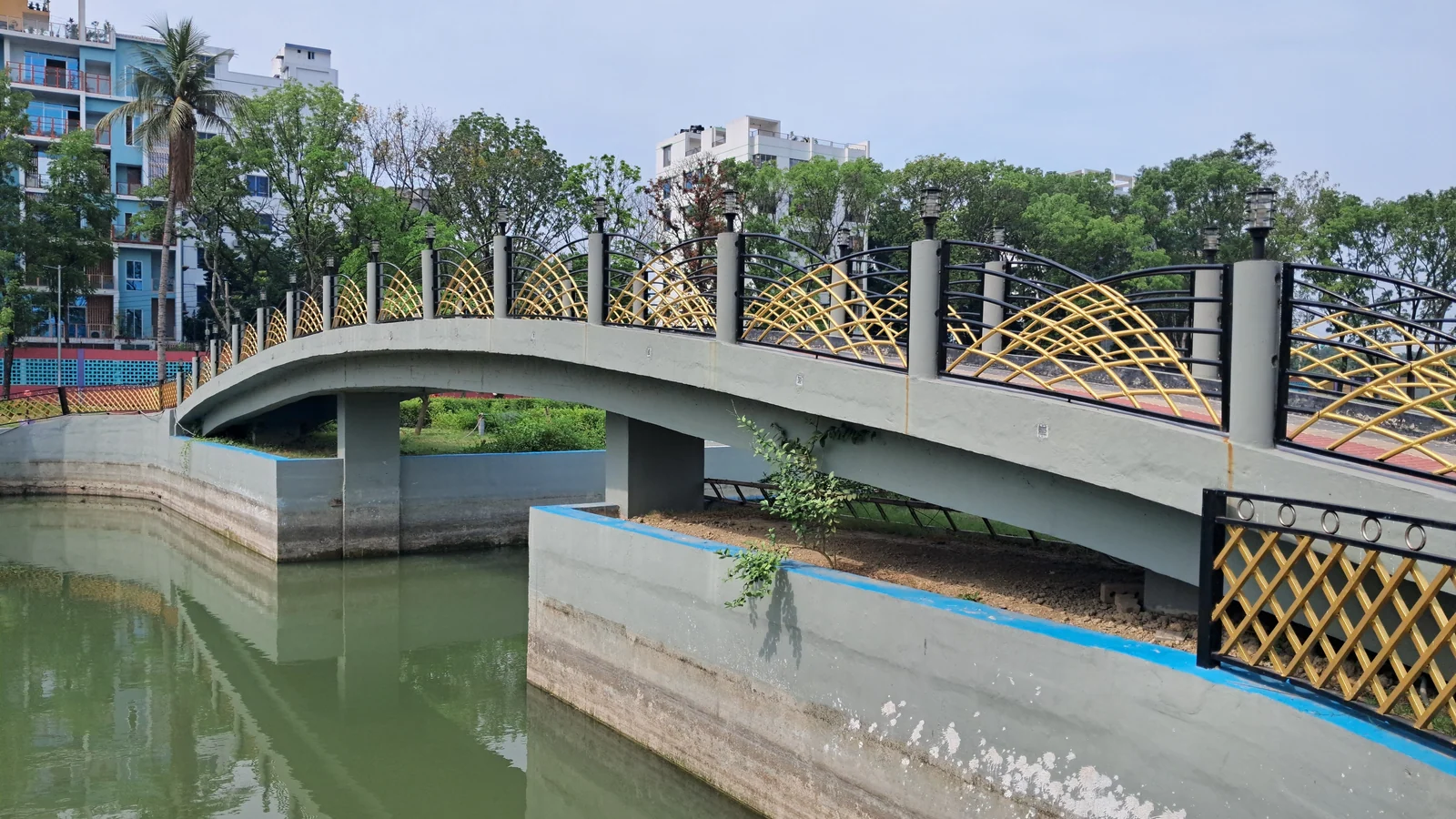 Neighbourhood park in Thakurpukur, Kolkata