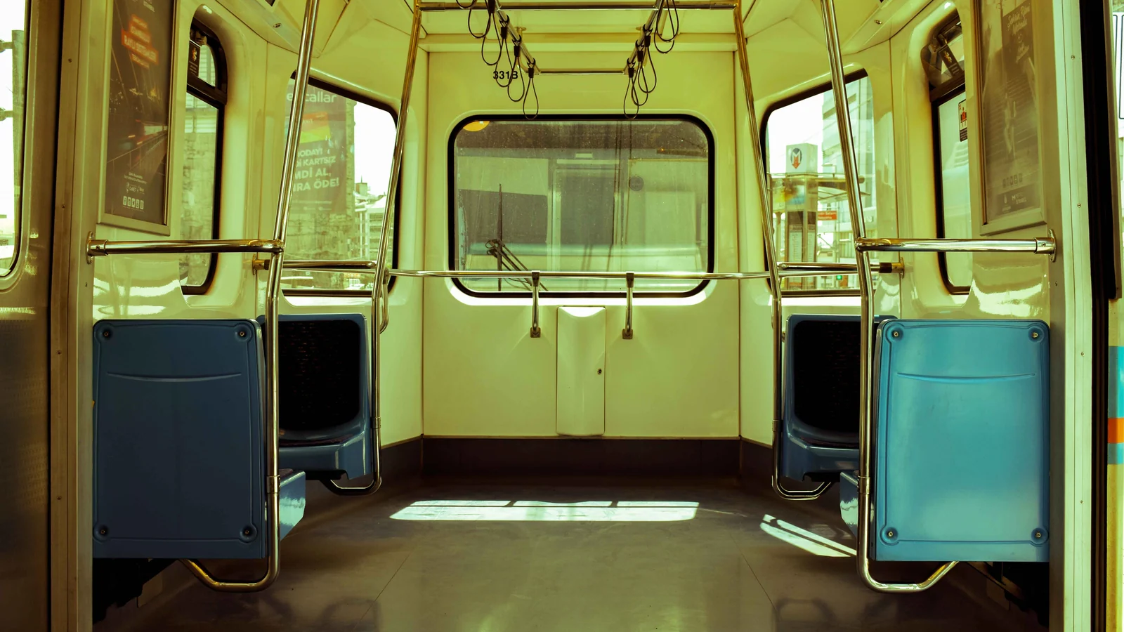 Local train and transport links serving Saraswati Colony, Kota