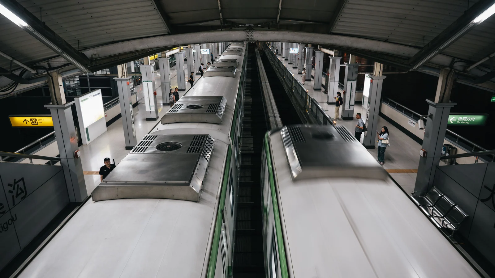 Local train and transport links serving Bhamtamau, Lucknow