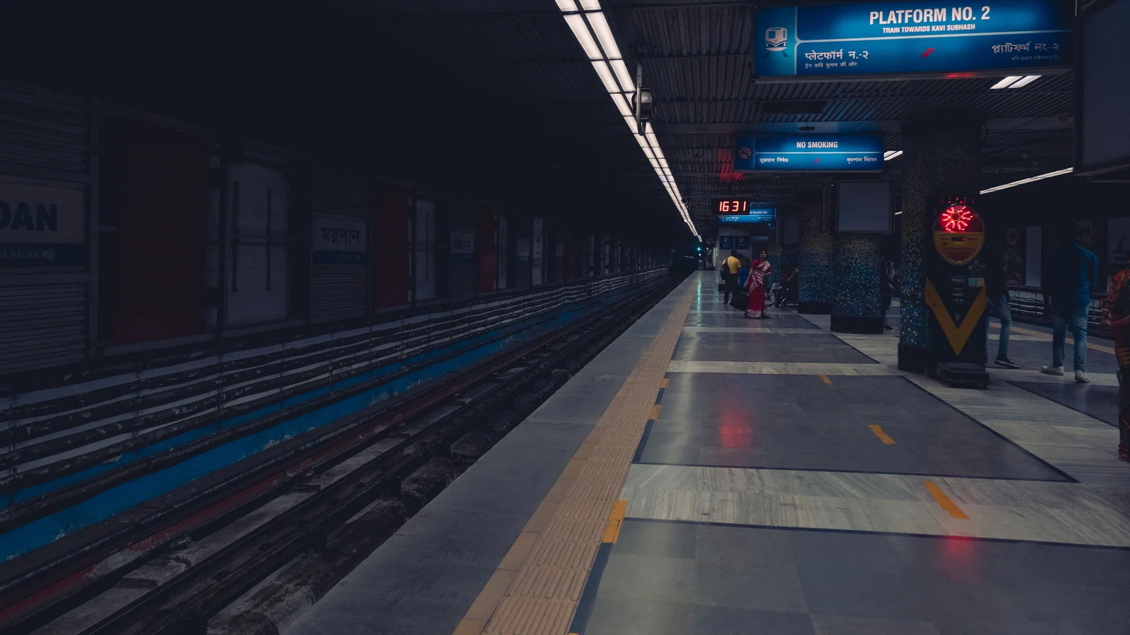 Local train and transport links serving Mahanagar, Lucknow