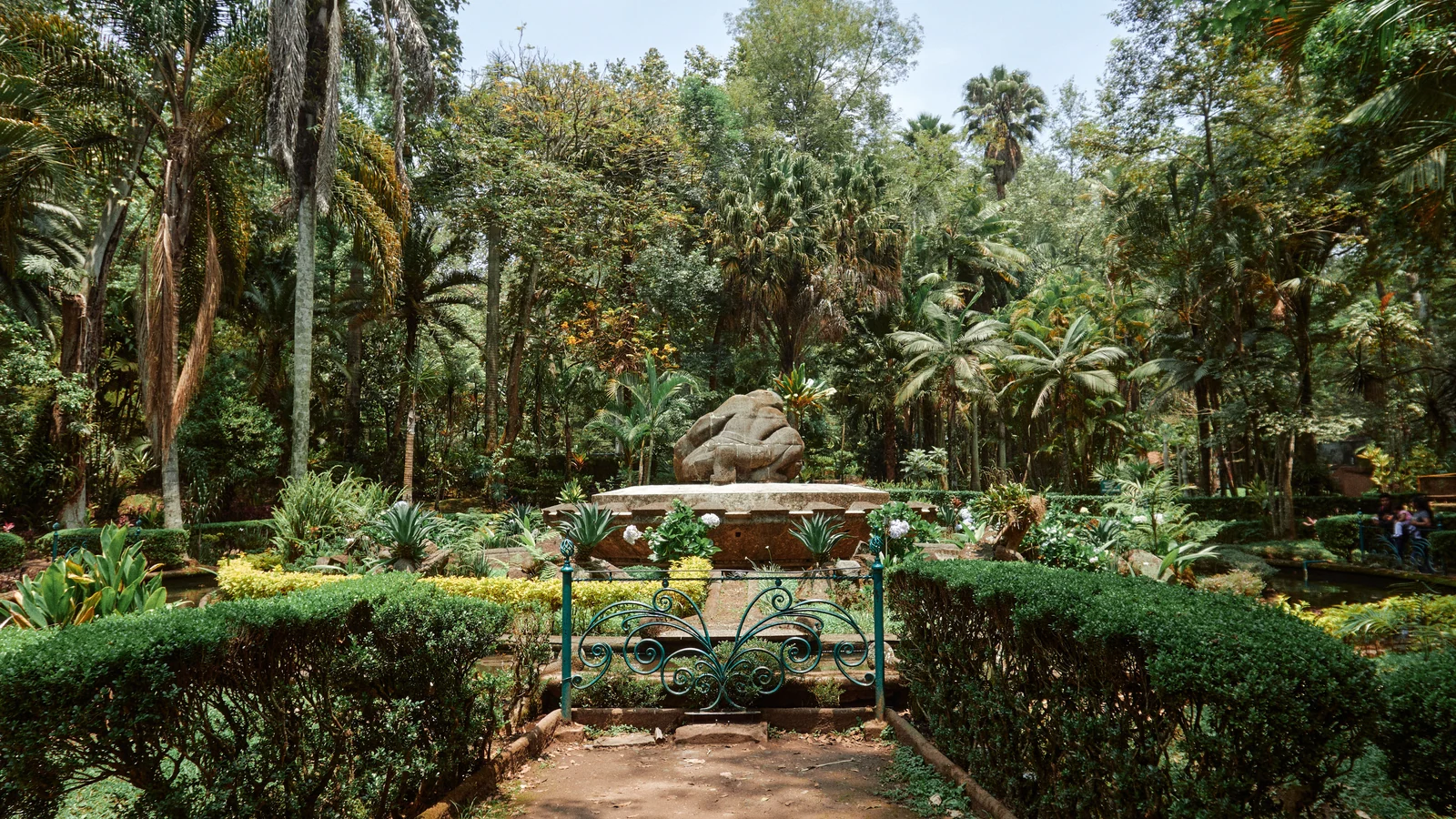 Neighbourhood park in Fort, Mumbai