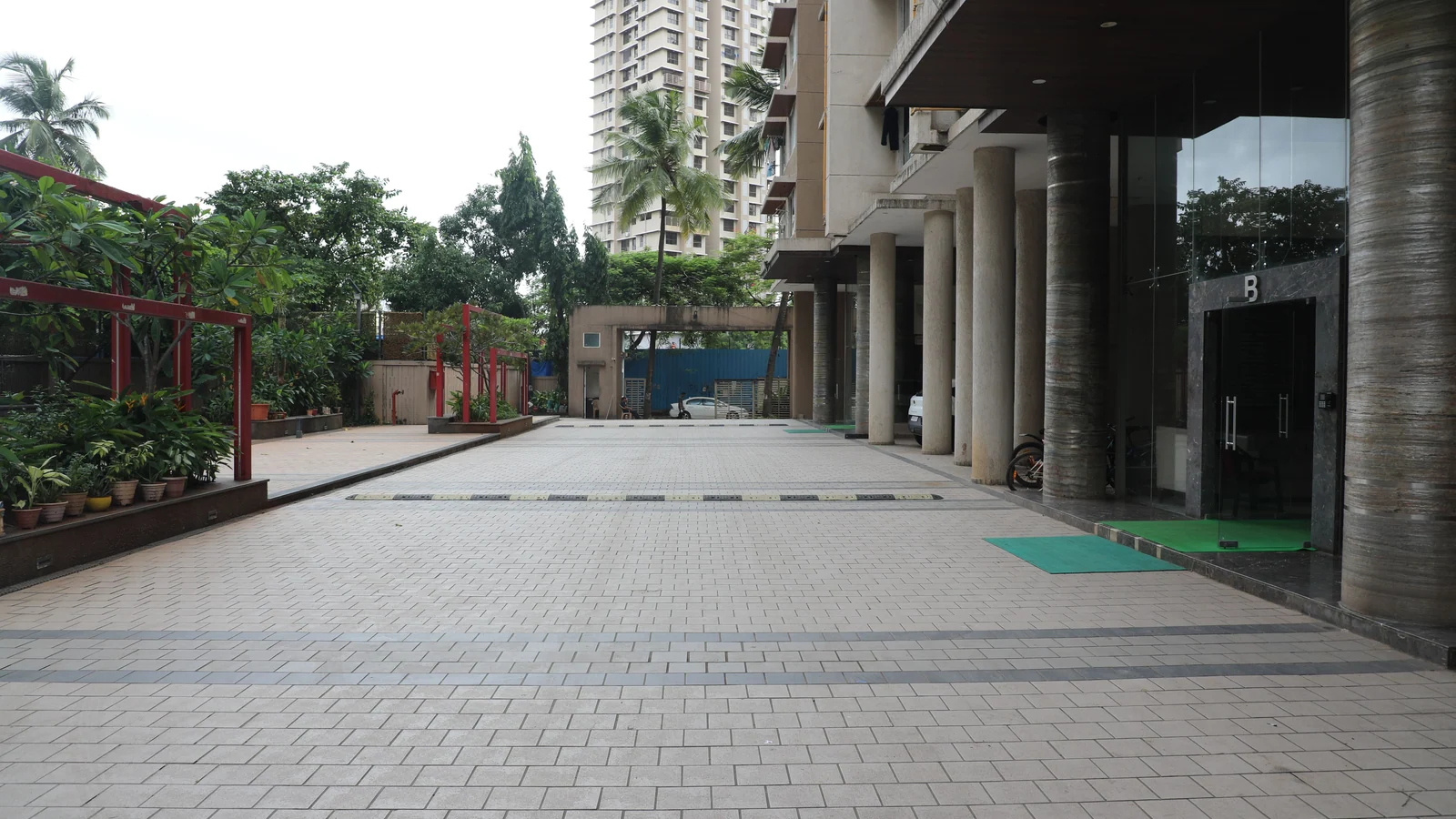 Neighbourhood park in Jogeshwari East, Mumbai
