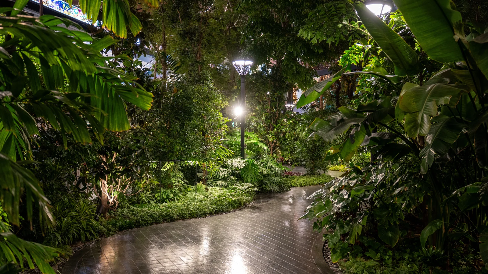 Neighbourhood park in Malad East, Mumbai