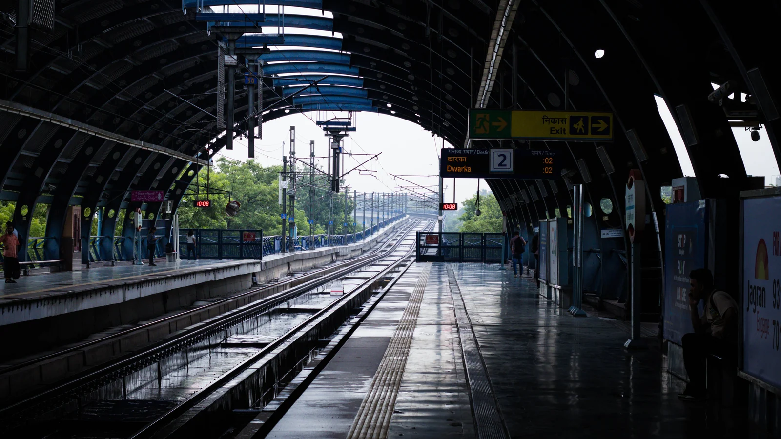 Local train and transport links serving Mazgaon, Mumbai