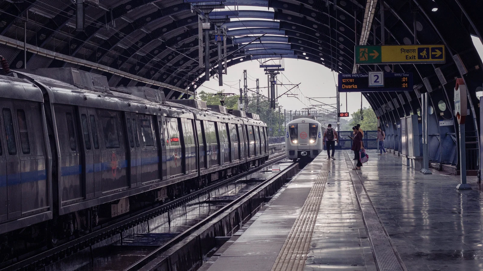 Local train and transport links serving Chandegaon Gaothan, Nashik