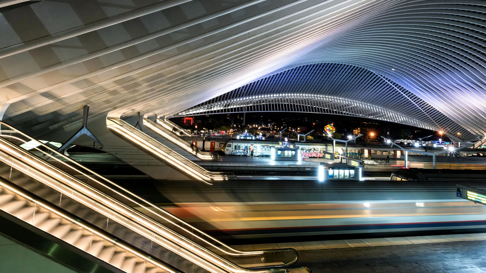 Local train and transport links serving Shiv Park Nagar, Nashik