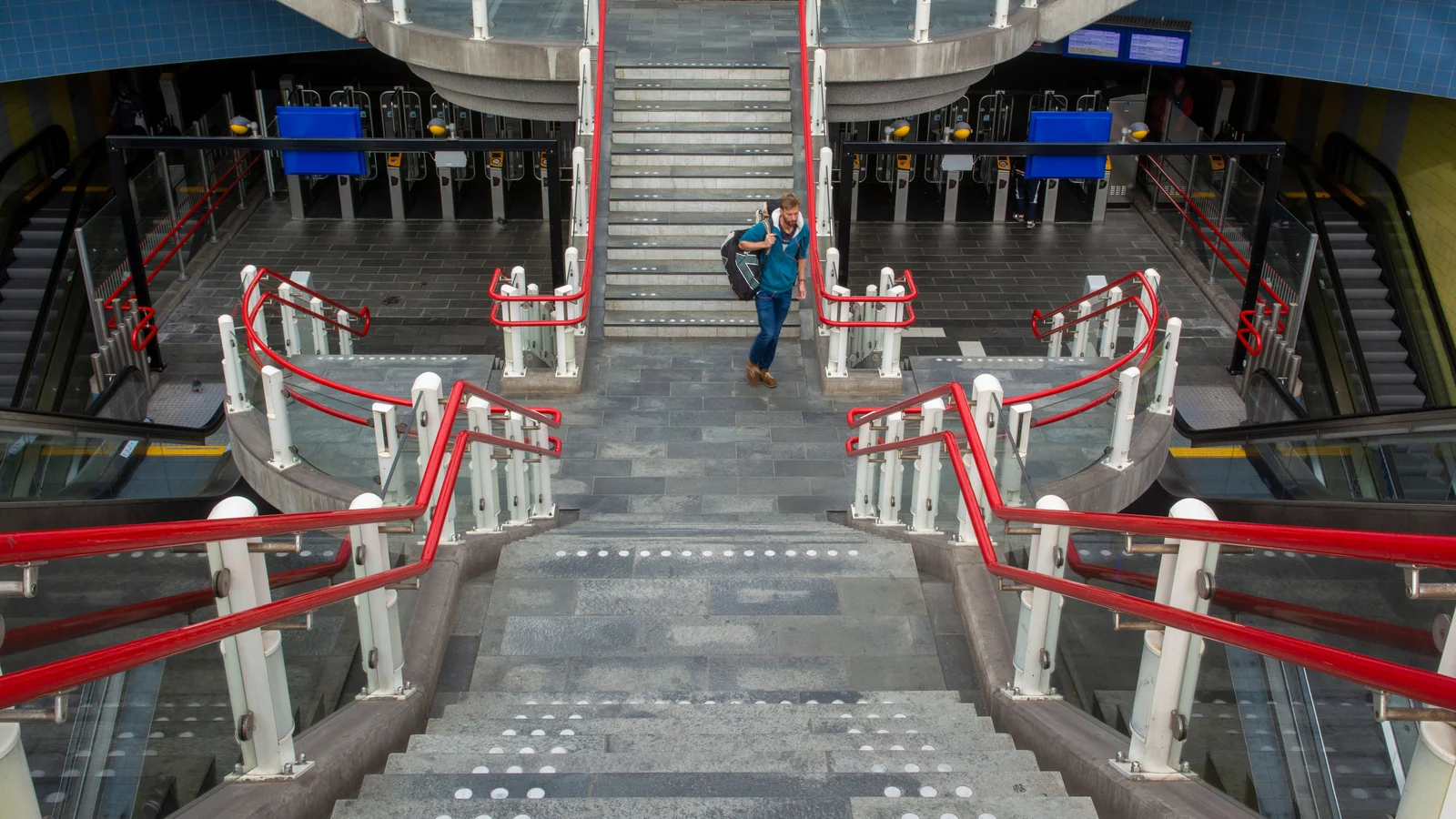 Local train and transport links serving Sector 109, Noida
