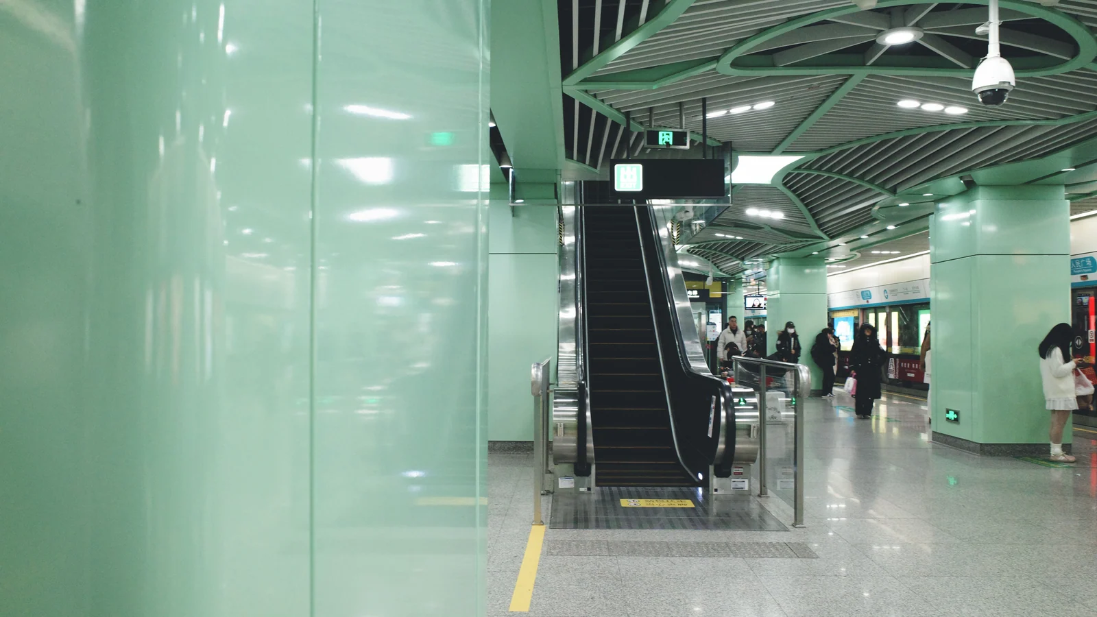 Local train and transport links serving Sector 119, Noida
