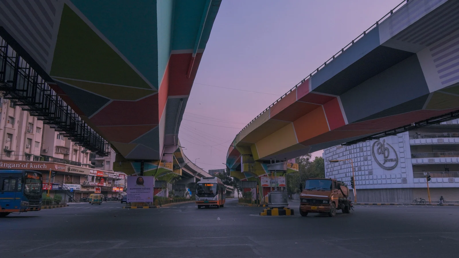 Local train and transport links serving Bhagirath Society, Rajkot