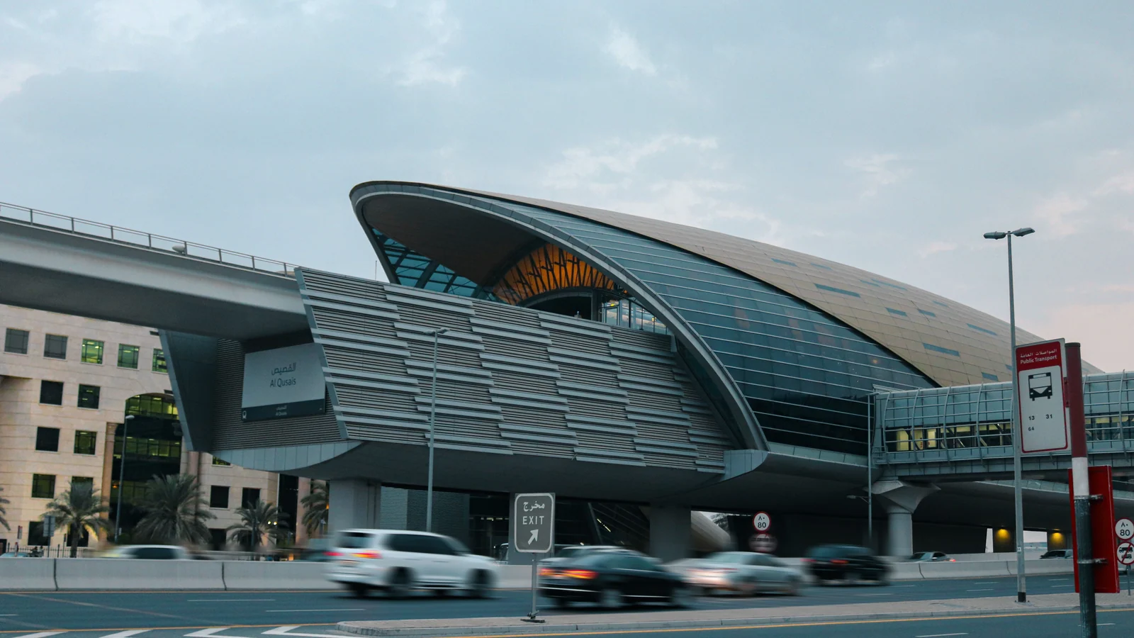 Local train and transport links serving Pedak Road, Rajkot