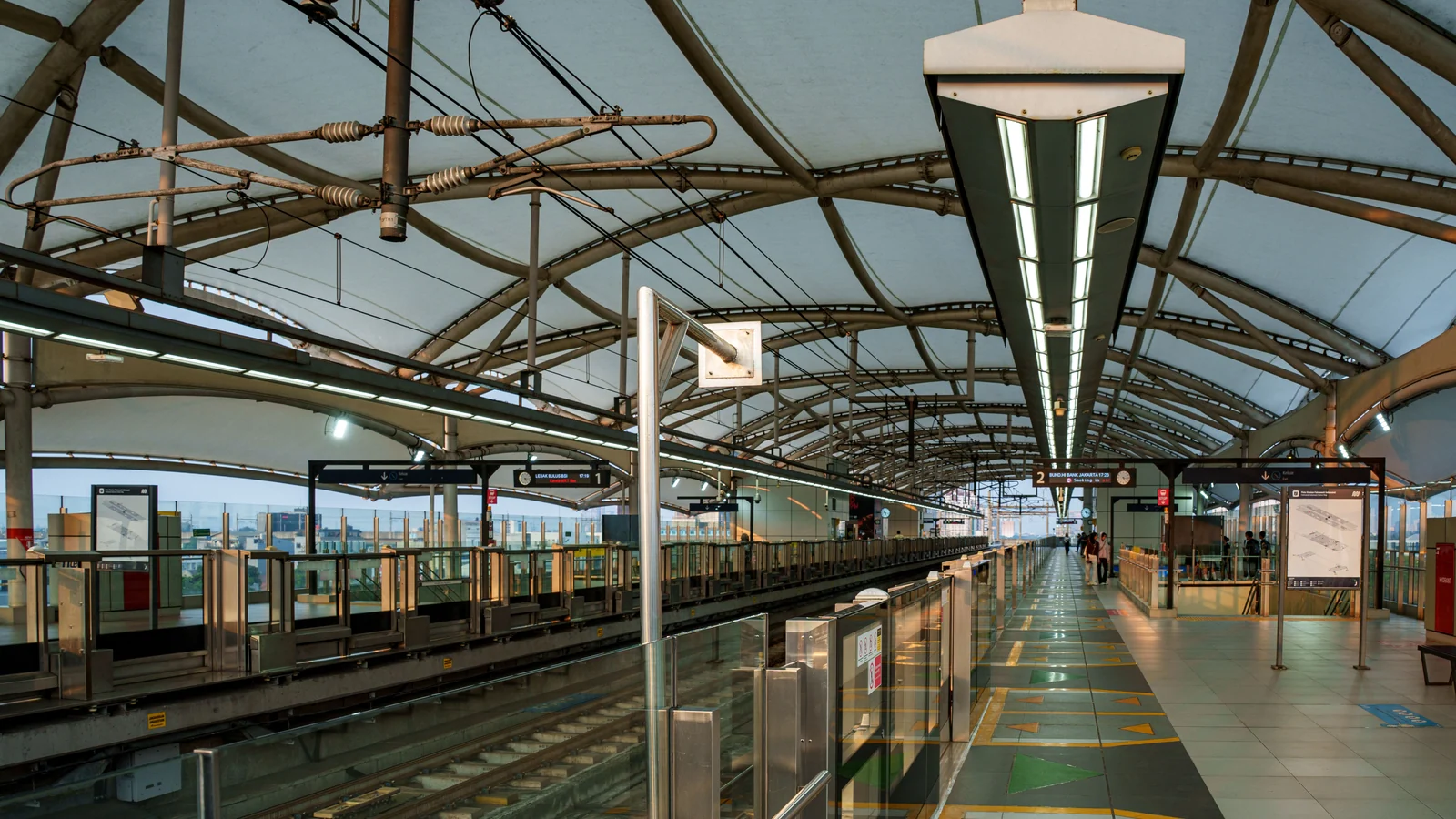 Local train and transport links serving Sarovar Society, Rajkot