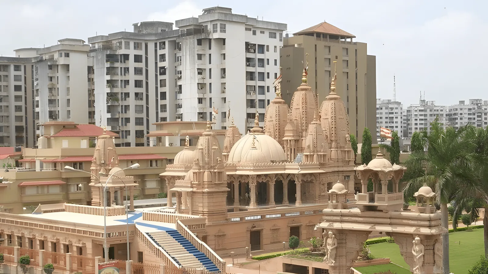 Aerial view of Dharamsingjee Swami Chowk, Surat