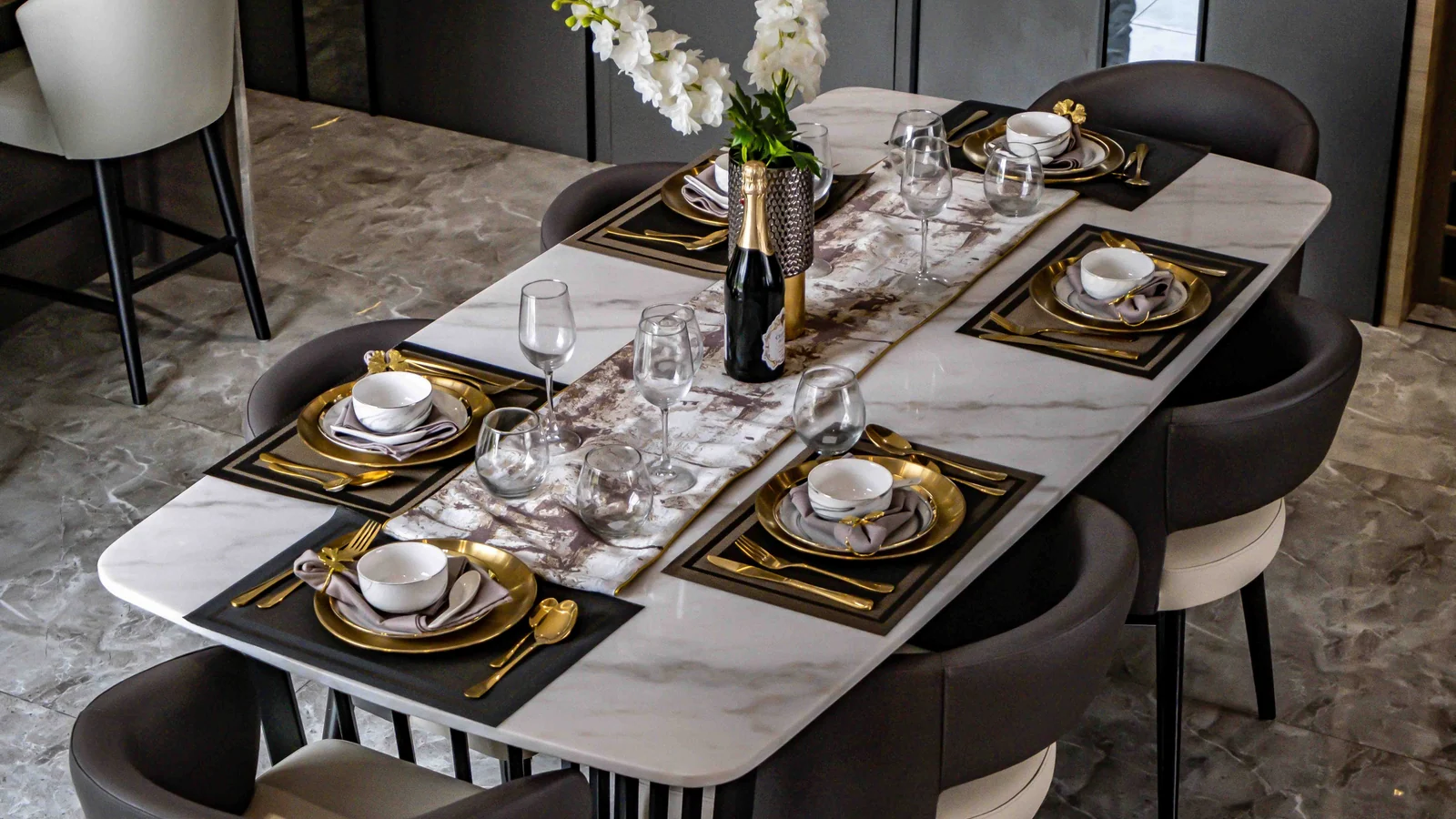 Street food and dining in Netaji Subhash Chandra Chowk, Surat