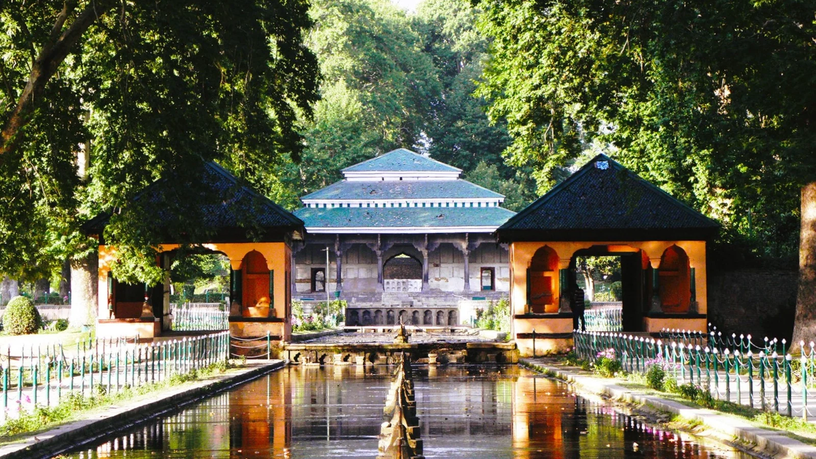 Neighbourhood park in Chaman Bagh, Udaipur