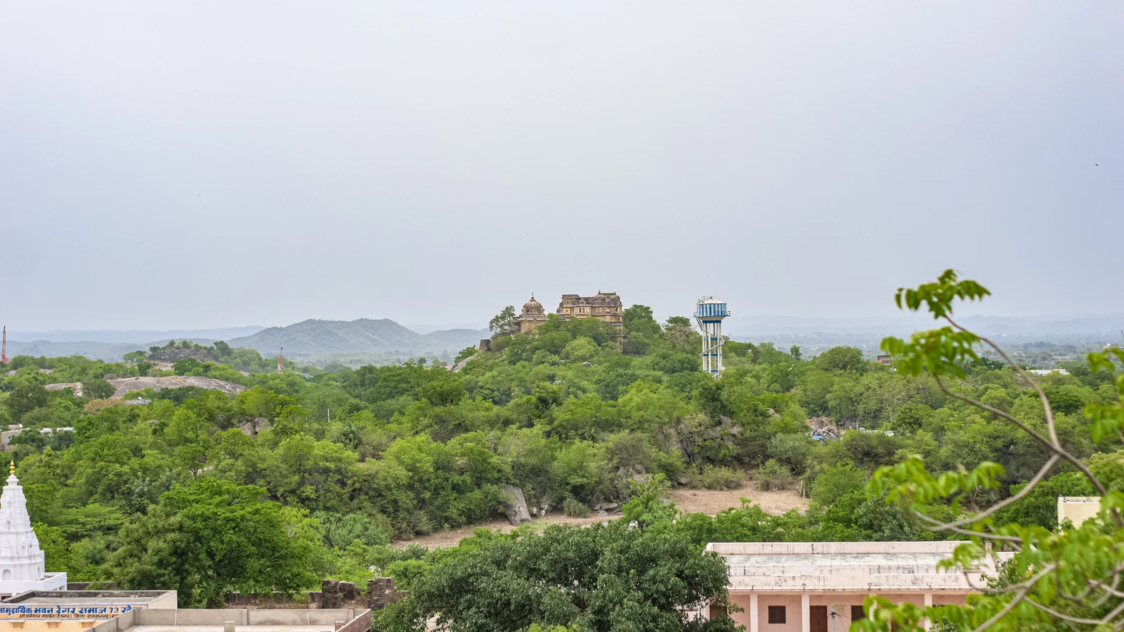 Neighbourhood park in Vidyapith Chauraha, Udaipur